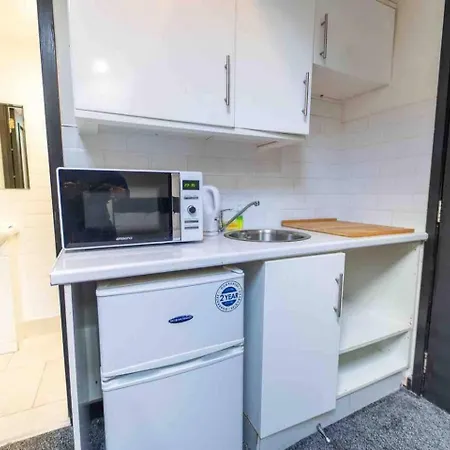 Ground Floor Cosy Studio! Apartamento